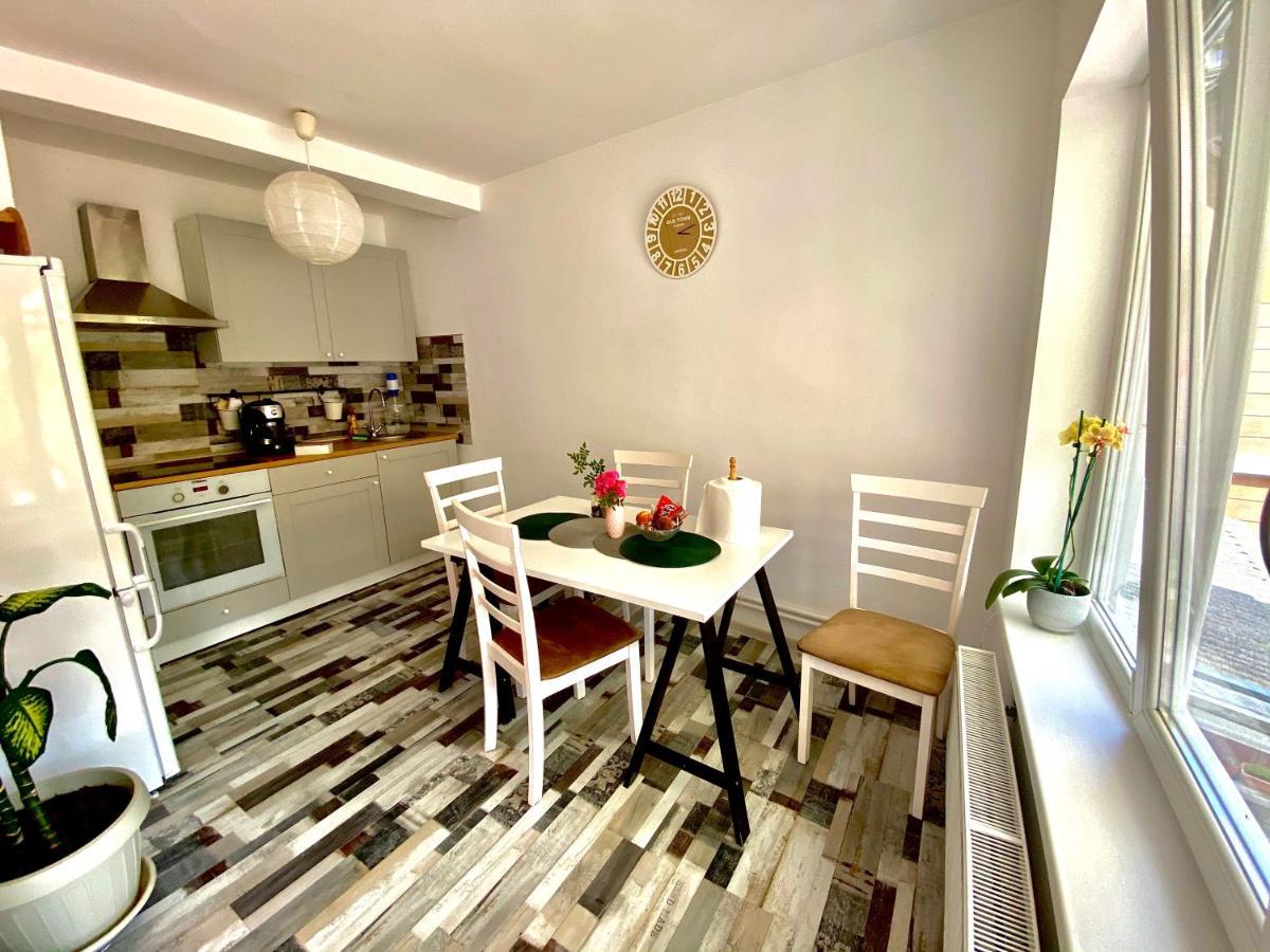 Vinyl’s Place Brašov Exteriér fotografie